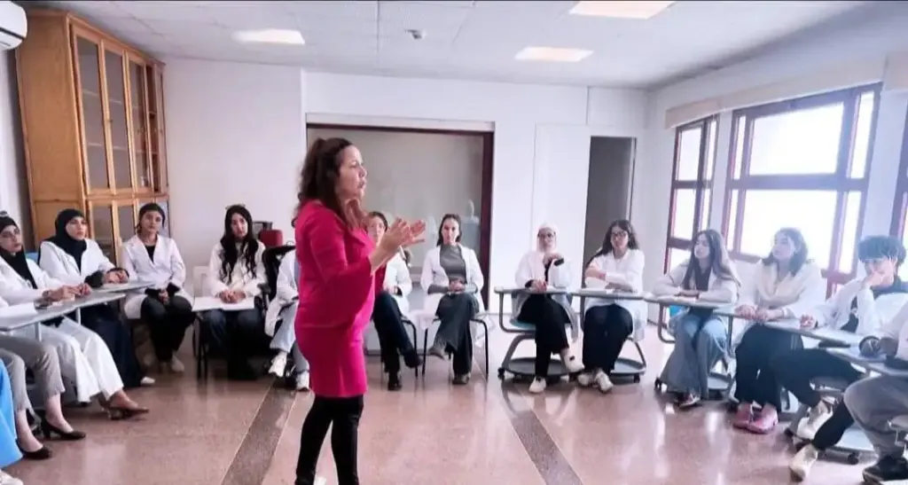 Elle a formé les infirmiers à ISCS durant deux ans pour leur transmettre les meilleures outils d'accompagnement des patients.